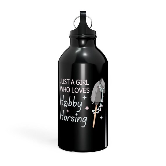 Hobby Horsing Bottle 400 ml - Hobby Horse Sport Bottle for Kids "Just a Girl Who Loves Hobby Horsing" - Estelle Gift Shop